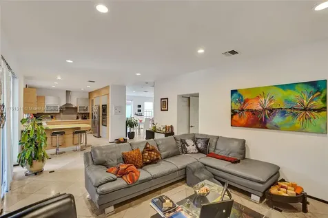 10643 NW 54th Street Doral FL 33178