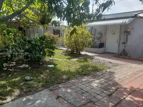 625 E 28th Street Hialeah FL 33013