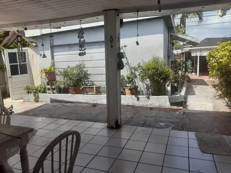625 E 28th Street Hialeah FL 33013