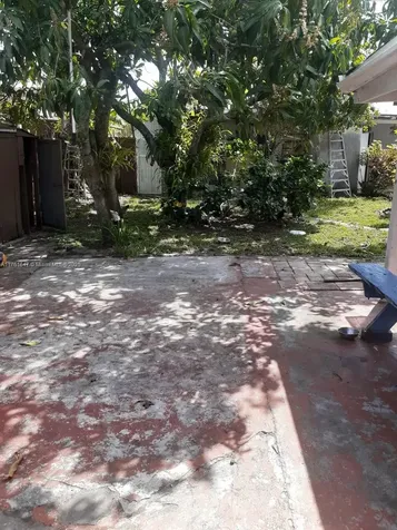 625 E 28th Street Hialeah FL 33013
