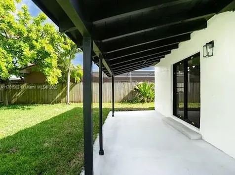 404 SW 4th Terrace Hallandale Beach FL 33009