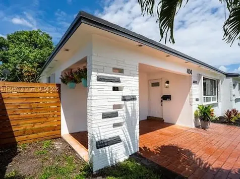 404 SW 4th Terrace Hallandale Beach FL 33009
