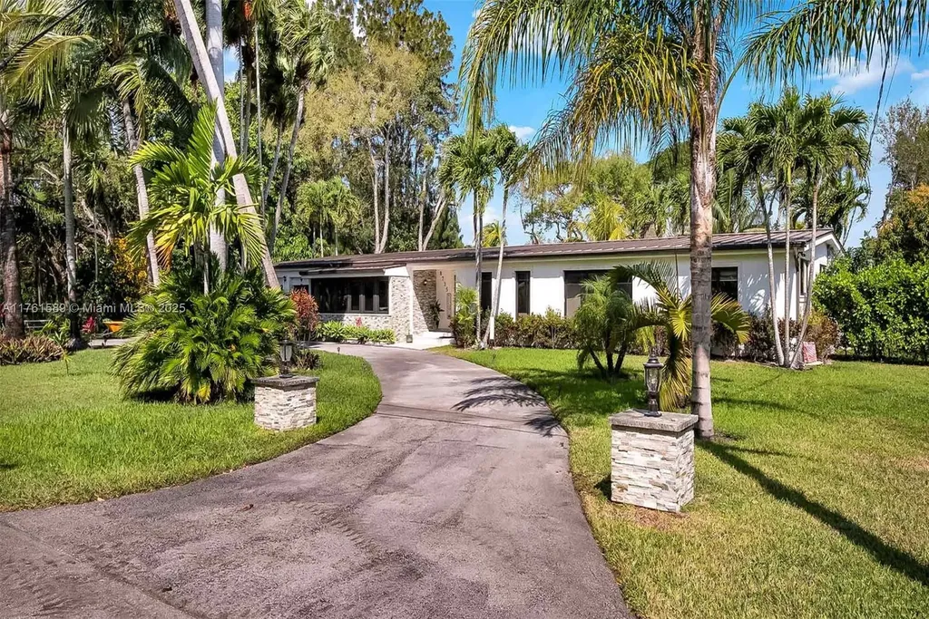 8735 SW 118th Street Miami FL 33176