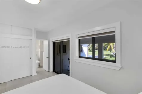 8735 SW 118th Street Miami FL 33176