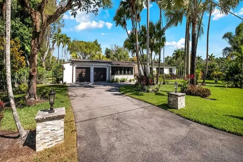 8735 SW 118th Street Miami FL 33176