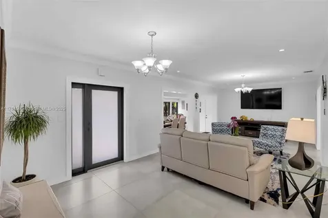 8735 SW 118th Street Miami FL 33176