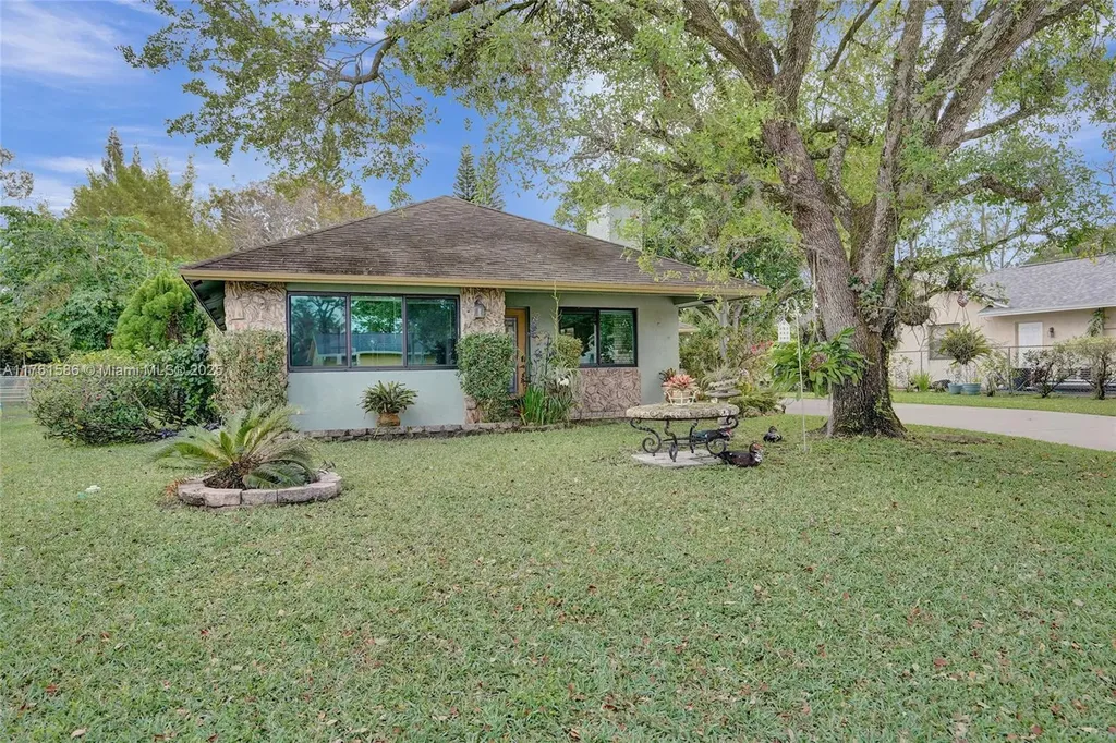 211 Bobwhite Road Royal Palm Beach FL 33411