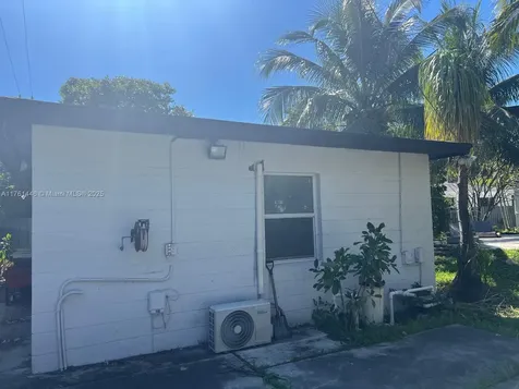 617 La Villa Drive Miami Springs FL 33166