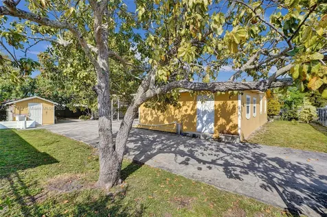 16900 NW 44th Avenue Miami Gardens FL 33055