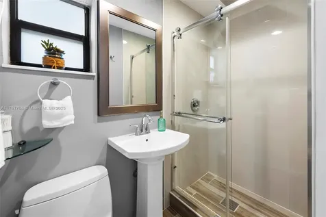 1722 W Las Olas Boulevard Fort Lauderdale FL 33312