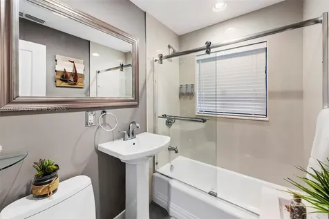 1722 W Las Olas Boulevard Fort Lauderdale FL 33312