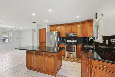 5664 SW 114th Avenue Cooper City FL 33330