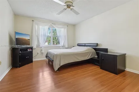 5664 SW 114th Avenue Cooper City FL 33330