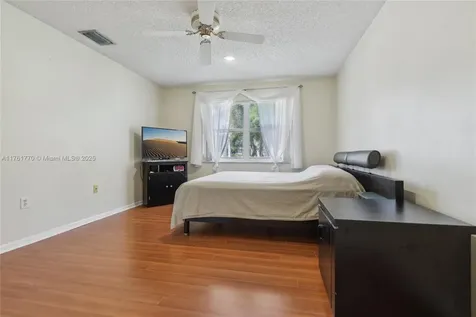 5664 SW 114th Avenue Cooper City FL 33330