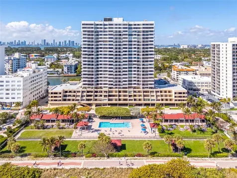 2555 Collins Avenue Miami Beach FL 33140