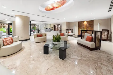2555 Collins Avenue Miami Beach FL 33140