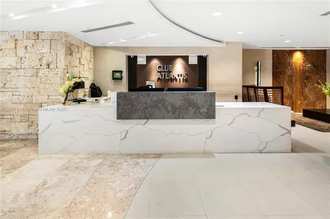 2555 Collins Avenue Miami Beach FL 33140