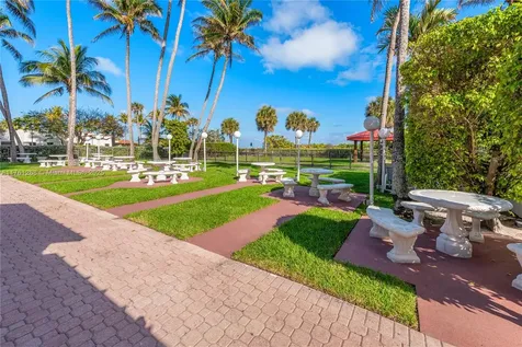 2555 Collins Avenue Miami Beach FL 33140