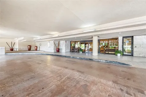 2555 Collins Avenue Miami Beach FL 33140