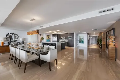 125 Ocean Drive Miami Beach FL 33139