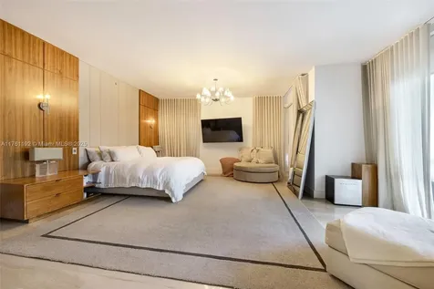 125 Ocean Drive Miami Beach FL 33139