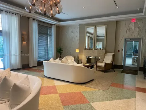 125 Ocean Drive Miami Beach FL 33139