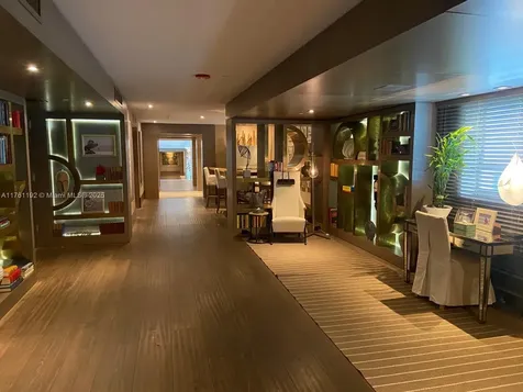 125 Ocean Drive Miami Beach FL 33139