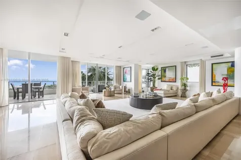125 Ocean Drive Miami Beach FL 33139