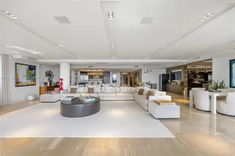 125 Ocean Drive Miami Beach FL 33139