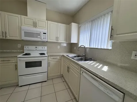 4104 NE 9th Street Homestead FL 33033
