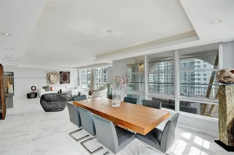 5660 Collins Avenue Miami Beach FL 33140