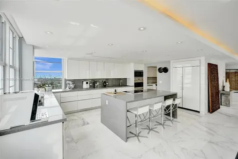 5660 Collins Avenue Miami Beach FL 33140