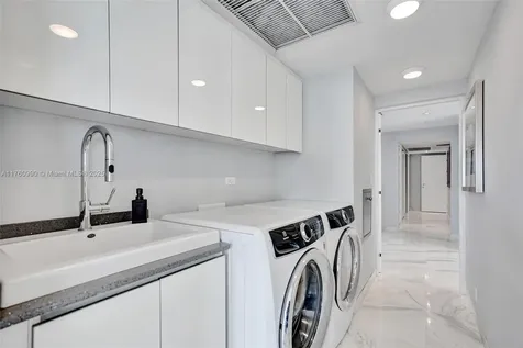 5660 Collins Avenue Miami Beach FL 33140