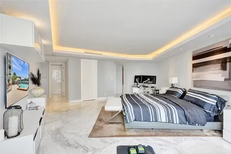 5660 Collins Avenue Miami Beach FL 33140