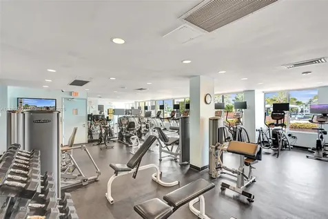 5660 Collins Avenue Miami Beach FL 33140