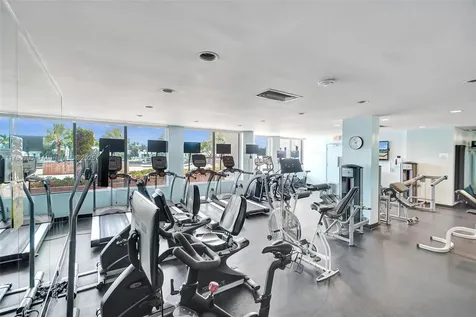 5660 Collins Avenue Miami Beach FL 33140