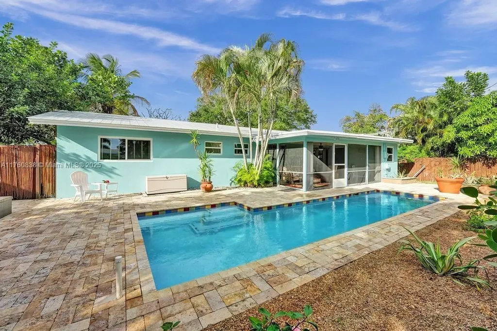 367 W Riverside Drive Tequesta FL 33469