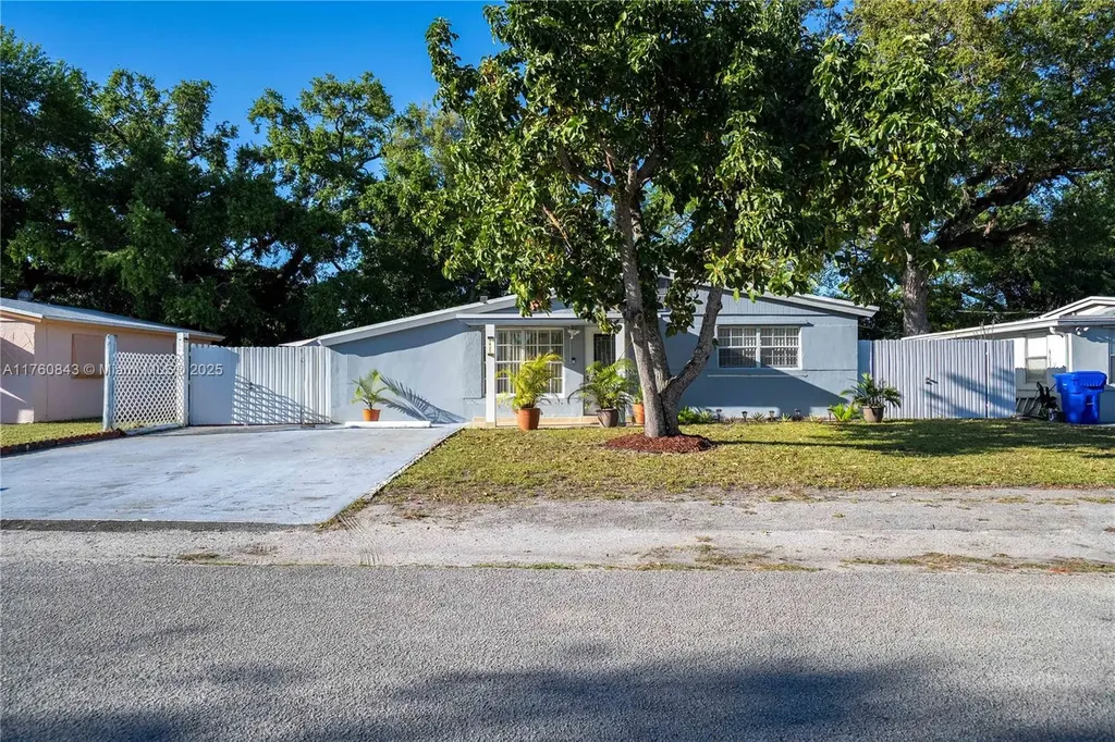 5627 Atlanta Street Hollywood FL 33021