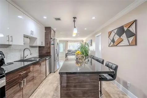 5627 Atlanta Street Hollywood FL 33021
