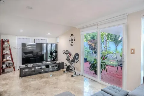 5627 Atlanta Street Hollywood FL 33021