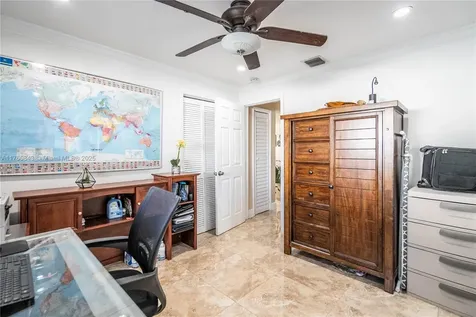 5627 Atlanta Street Hollywood FL 33021