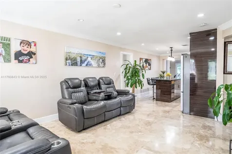 5627 Atlanta Street Hollywood FL 33021