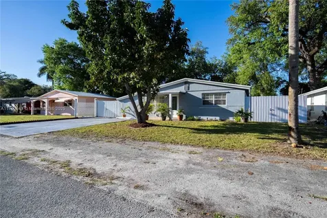 5627 Atlanta Street Hollywood FL 33021