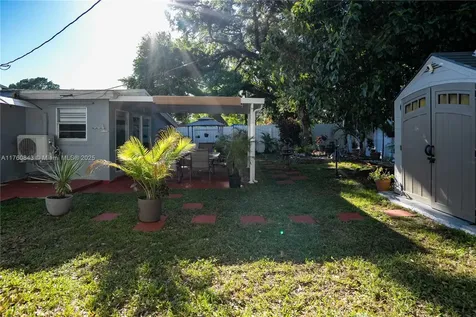 5627 Atlanta Street Hollywood FL 33021