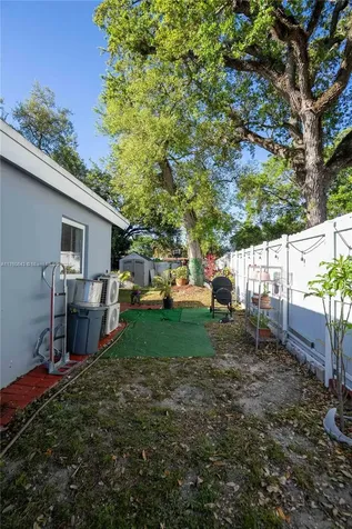 5627 Atlanta Street Hollywood FL 33021