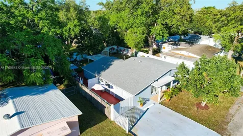 5627 Atlanta Street Hollywood FL 33021