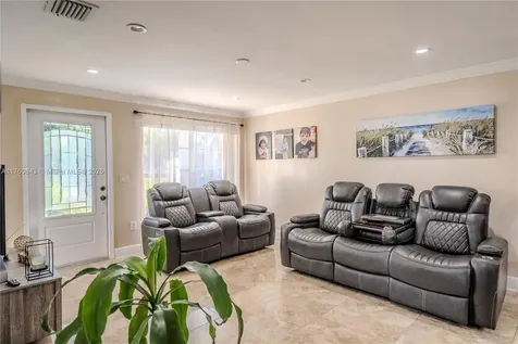 5627 Atlanta Street Hollywood FL 33021