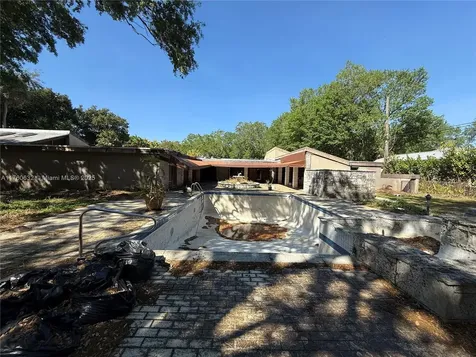 9999 SW 87th Court Miami FL 33176