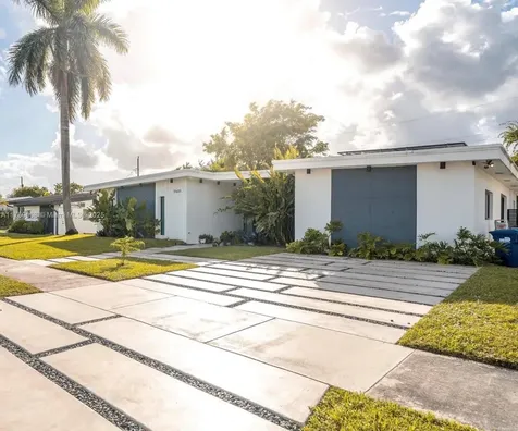 19600 NE 19th Avenue Miami FL 33179