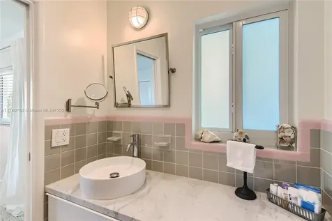 262 Bombay Avenue Fort Lauderdale FL 33308